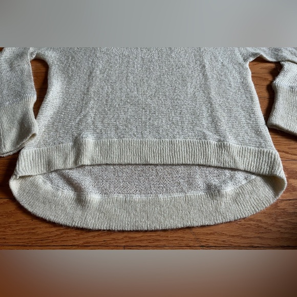 Women’s DKNY Jeans Soft Fine Knit Gold Metallic Thread High Low Dressy Sweater - Picture 8 of 11